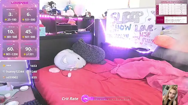 Snapshot of Blondiewithanass chatting on 09-11-25, 12:33 Blondiewithanass online show from 09-11-25, 12:33