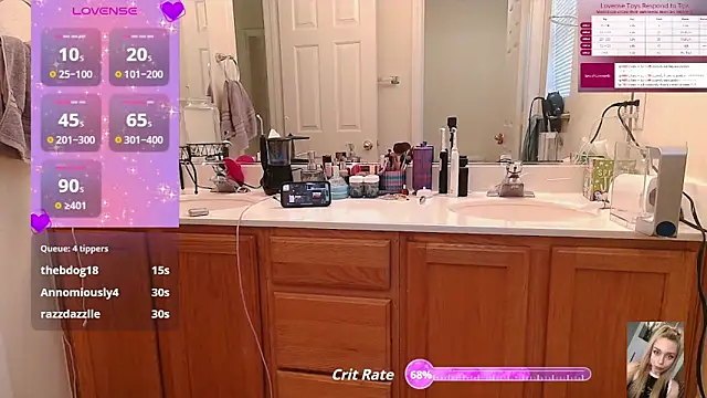 Snapshot of Blondiewithanass chatting on 09-25-25, 01:09 Blondiewithanass online show from 09-25-25, 01:09