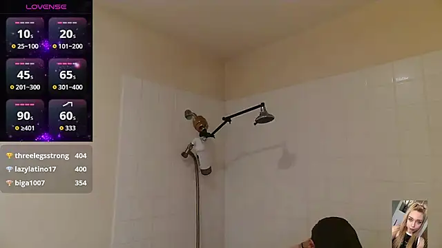 Snapshot of Blondiewithanass chatting on 10-30-25, 11:38 Blondiewithanass online show from 10-30-25, 11:38