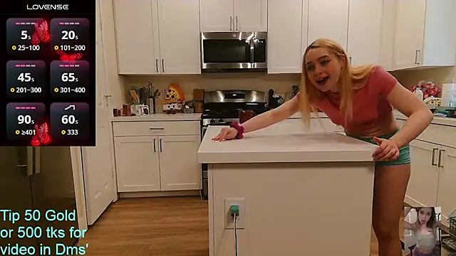 Blondiewithanass online show from 06-24-26, 05:23