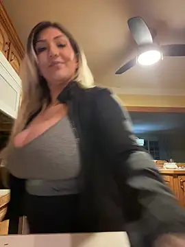 LittleMissEeve online show from 03-17-25, 01:03