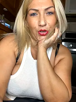 LittleMissEeve online show from 09-13-25, 03:17