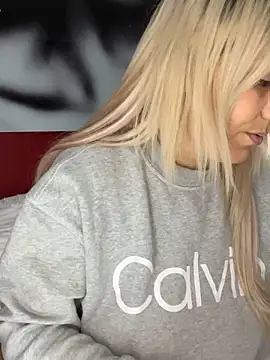 LittleMissEeve online show from 12-15-25, 11:20