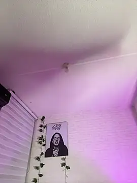 Niky Love online show from 03-24-26, 04:39