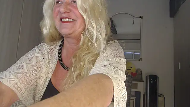 Snapshot of THESensualhorny chatting on 02-24-25, 02:37 THESensualhorny online show from 02-24-25, 02:37