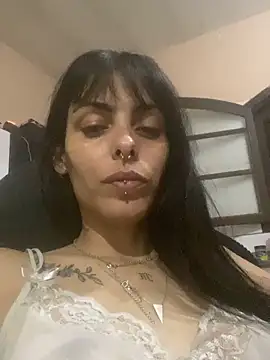 Snapshot of Sarah-safada chatting on 03-15-26, 01:00 Sarah-safada online show from 03-15-26, 01:00