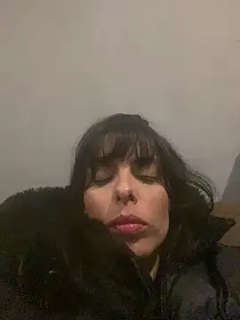 Snapshot of Sarah-safada chatting on 05-31-26, 02:31 Sarah-safada online show from 05-31-26, 02:31