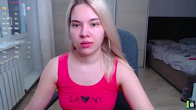 Snapshot of Lana__Nova chatting on 09-13-25, 05:18 Lana Nova online show from 09-13-25, 05:18