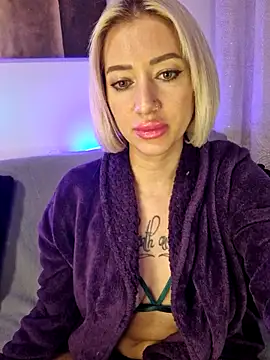 Snapshot of Fuck-Gina chatting on 03-02-25, 12:31 Fuck-Gina online show from 03-02-25, 12:31