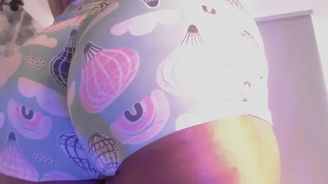 Snapshot of janeebony_ chatting on 03-25-26, 04:02 janeebony online show from 03-25-26, 04:02