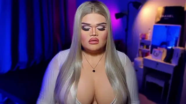 KarolinaThompson online show from 12-13-24, 10:19