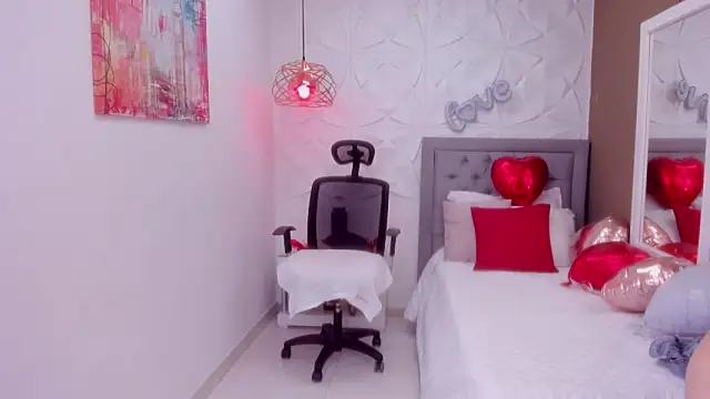 Snapshot of Sharon_tits chatting on 02-07-26, 10:41 Sharon tits online show from 02-07-26, 10:41