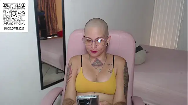 moon cat85 online show from 02-20-25, 02:57