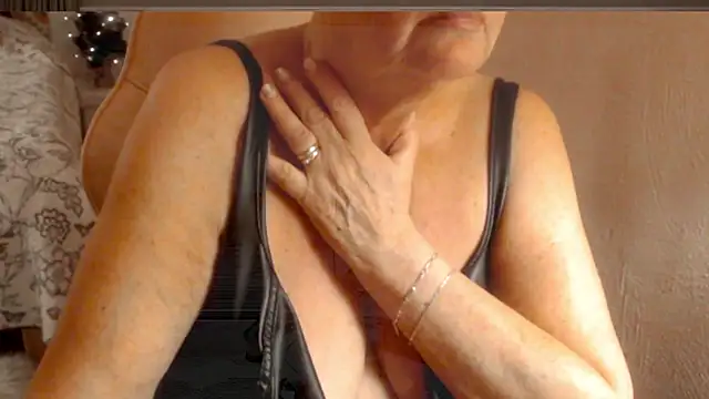 GrannyChrissy68 online show from 12-27-24, 10:26