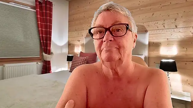 GrannyChrissy68 online show from 03-30-26, 02:29