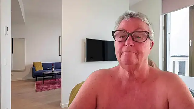 GrannyChrissy68 online show from 05-04-26, 02:24