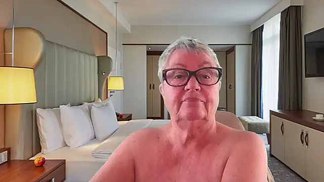 GrannyChrissy68 online show from 06-09-26, 01:23