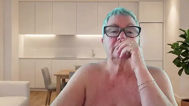 GrannyChrissy68 online show from 06-11-26, 09:24