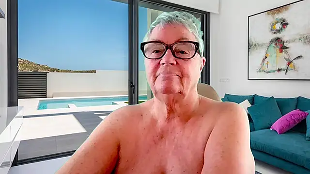 GrannyChrissy68 online show from 06-14-26, 01:24