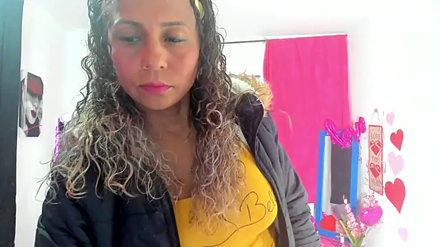 Snapshot of samantha__smile chatting on 02-16-25, 04:20 samantha smile online show from 02-16-25, 04:20