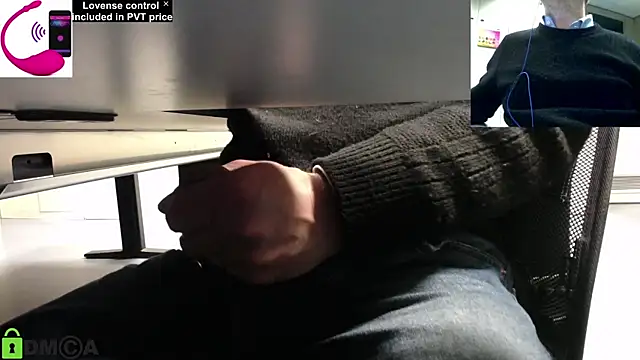Snapshot of pliko chatting on 12-16-24, 03:54 pliko online show from 12-16-24, 03:54