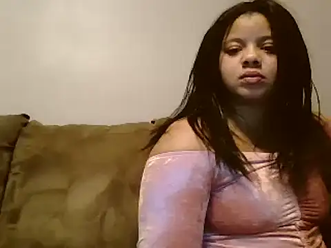 Snapshot of beautylovess chatting on 02-08-25, 10:19 beautylovess online show from 02-08-25, 10:19