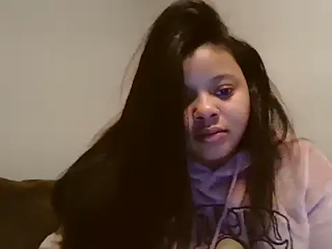 Snapshot of beautylovess chatting on 02-13-25, 01:48 beautylovess online show from 02-13-25, 01:48