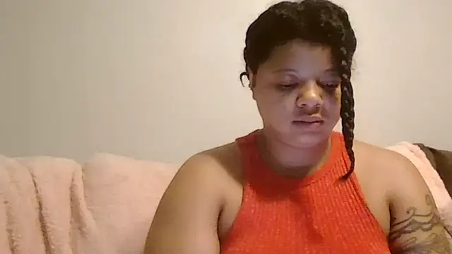 Snapshot of beautylovess chatting on 09-17-25, 03:57 beautylovess online show from 09-17-25, 03:57