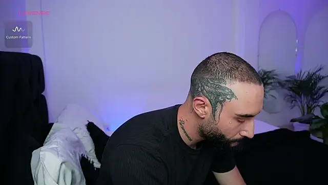 Snapshot of the_lucky_men__ chatting on 01-14-25, 01:47 the lucky men online show from 01-14-25, 01:47