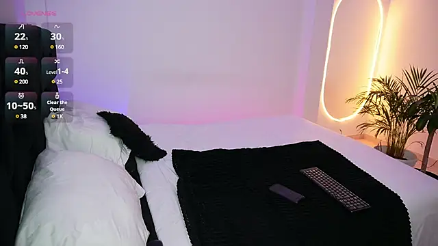 Snapshot of the_lucky_men__ chatting on 03-15-25, 05:26 the lucky men online show from 03-15-25, 05:26