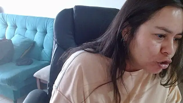 Ixchel Anaid online show from 12-14-25, 03:28