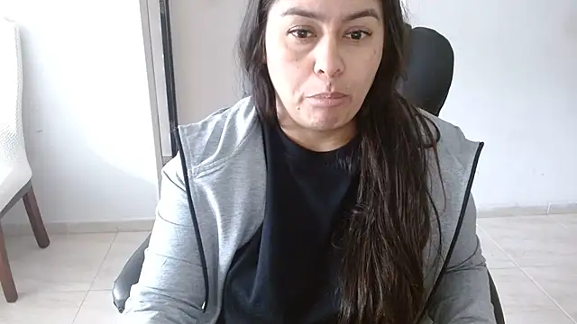 Ixchel Anaid online show from 06-01-26, 03:36