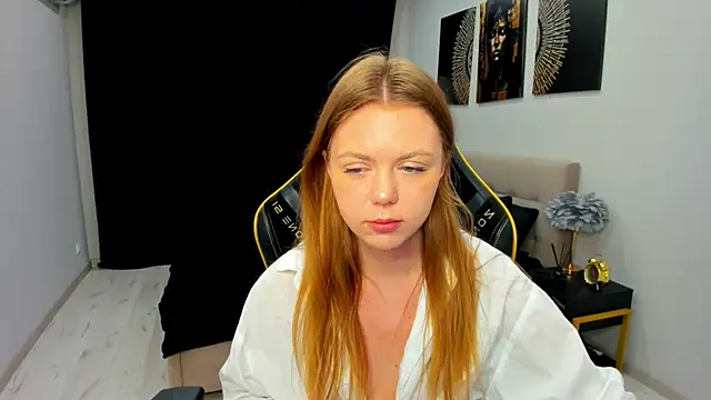 Strawberrye online show from 06-17-26, 03:31