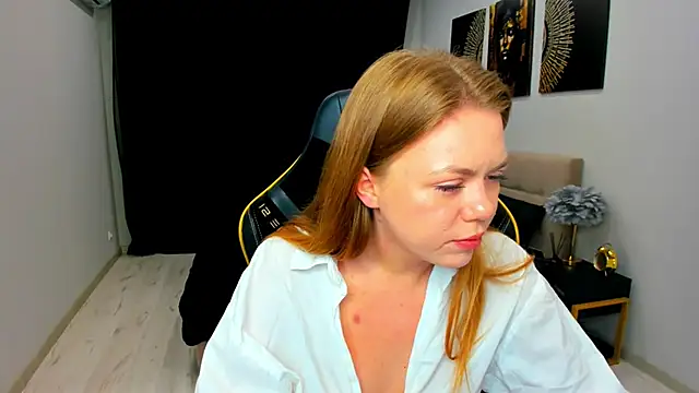 Strawberrye online show from 06-23-26, 03:37