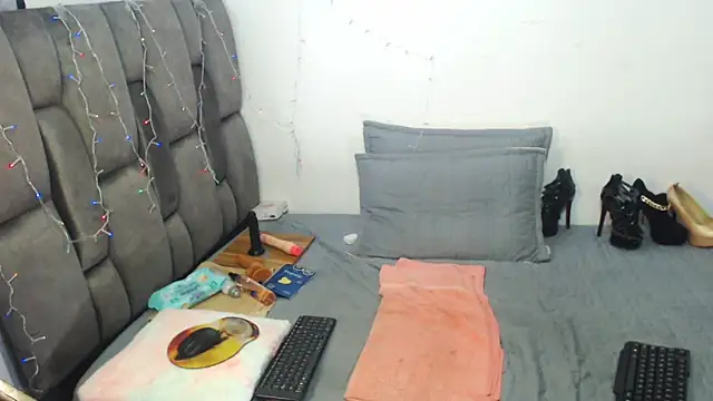 Snapshot of Tits__sweet chatting on 02-11-25, 03:29 Tits sweet online show from 02-11-25, 03:29
