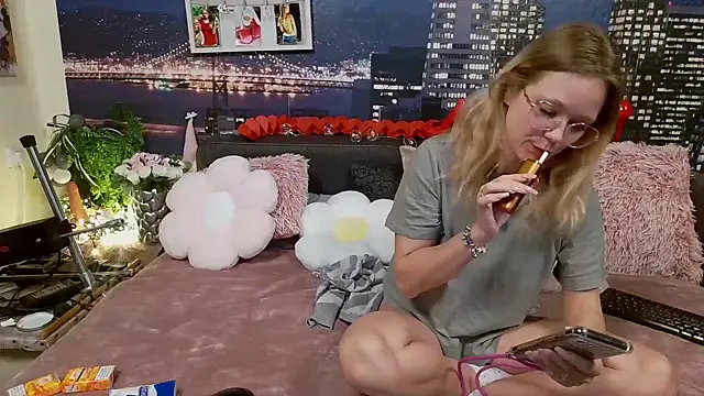 little-leni online show from 02-19-25, 10:23