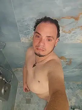 Snapshot of latinoflpr chatting on 02-15-26, 11:23 latinoflpr online show from 02-15-26, 11:23