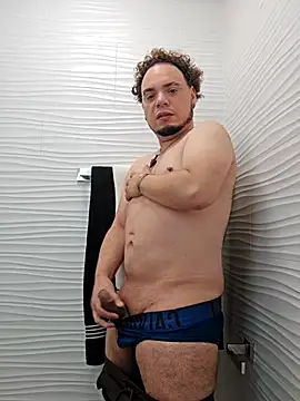 Snapshot of latinoflpr chatting on 03-10-26, 02:33 latinoflpr online show from 03-10-26, 02:33