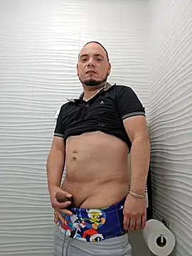 Snapshot of latinoflpr chatting on 03-13-26, 08:04 latinoflpr online show from 03-13-26, 08:04