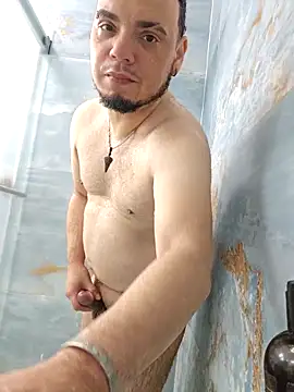 Snapshot of latinoflpr chatting on 03-18-26, 01:31 latinoflpr online show from 03-18-26, 01:31