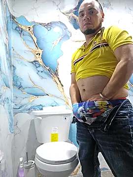 Snapshot of latinoflpr chatting on 03-26-26, 12:28 latinoflpr online show from 03-26-26, 12:28