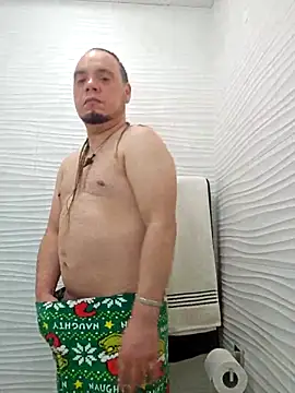 Snapshot of latinoflpr chatting on 03-28-26, 02:44 latinoflpr online show from 03-28-26, 02:44