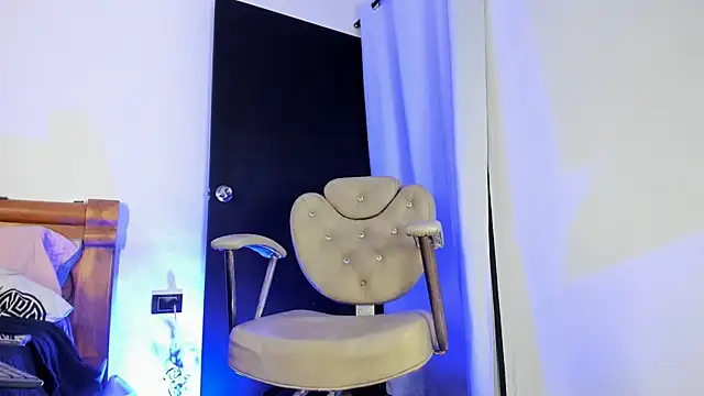 Snapshot of PIA_GREAT chatting on 10-17-25, 01:09 PIA GREAT online show from 10-17-25, 01:09