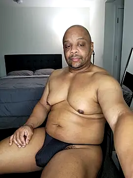 Snapshot of carmeldaddy1 chatting on 09-17-25, 05:20 carmeldaddy1 online show from 09-17-25, 05:20