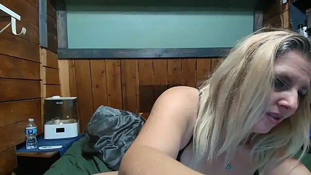 lisaxlovexxx online show from 05-03-26, 01:44