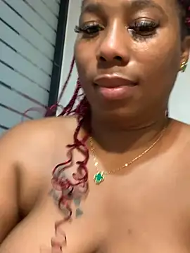 CurvyDesire1 online show from 02-14-25, 11:53