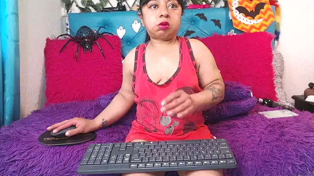 SARAWILLS online show from 10-25-25, 02:35