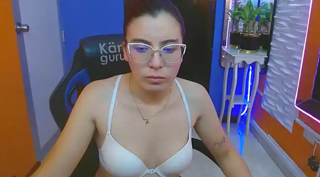 annyfischer online show from 03-18-25, 05:52