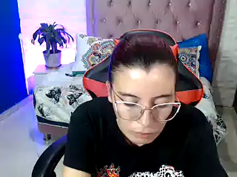 annyfischer online show from 03-19-25, 06:46