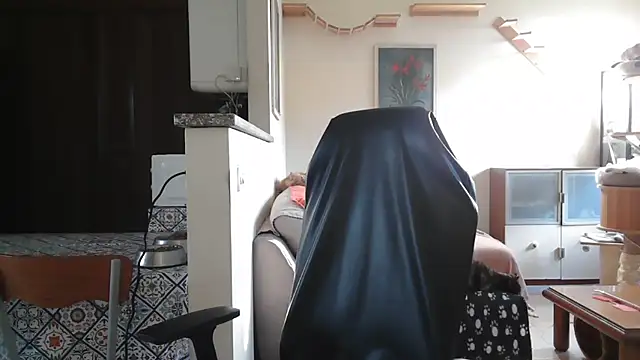 Snapshot of simona60 chatting on 10-27-25, 02:32 simona60 online show from 10-27-25, 02:32